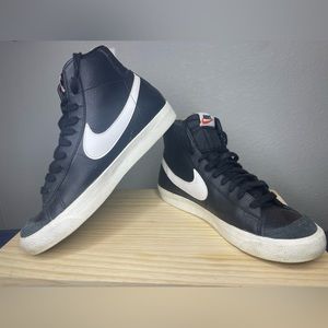 Black Nikes men